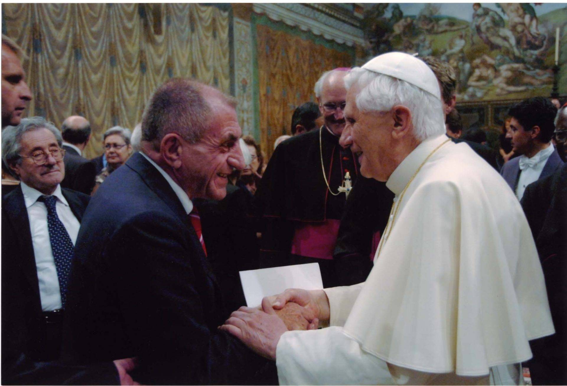 Giuseppe De Carli con papa Benedetto XVI